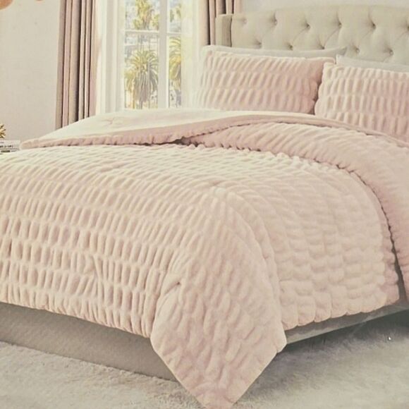 Juicy Couture Ruched Faux Rabbit Fur 3-PC Full/Queen Comforter Set - Picture 2 of 8